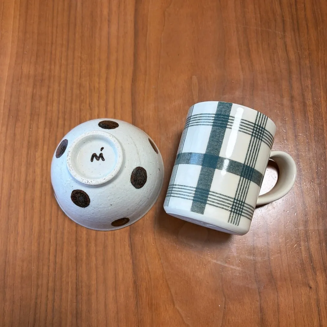 蚤の市でお茶碗とマグカップ　松本わかな