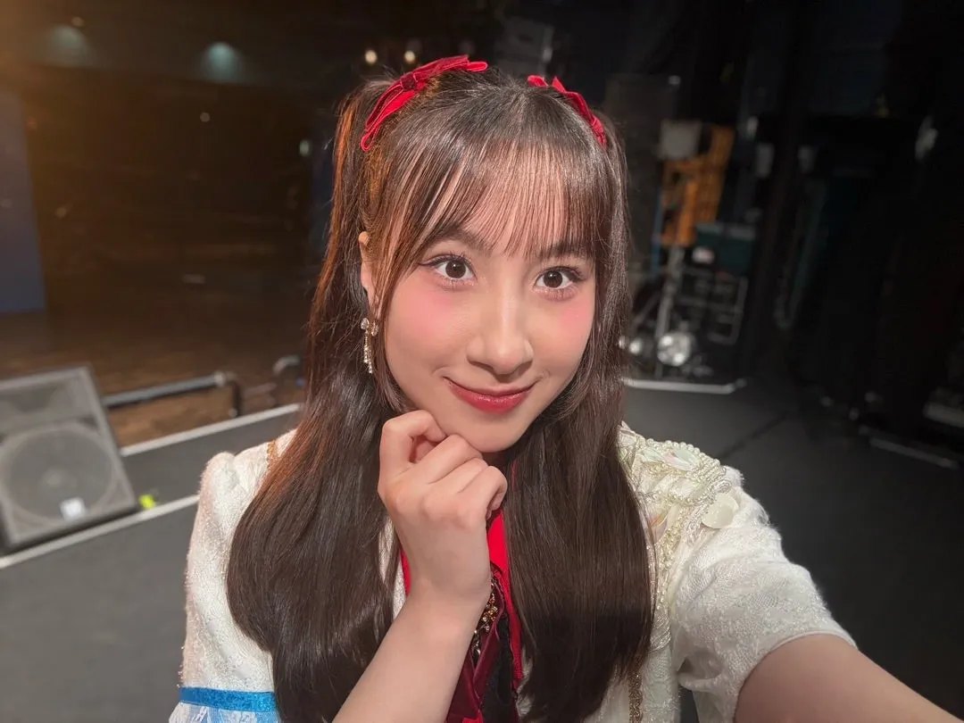 机の引き出しからドライバー　松原ユリヤ